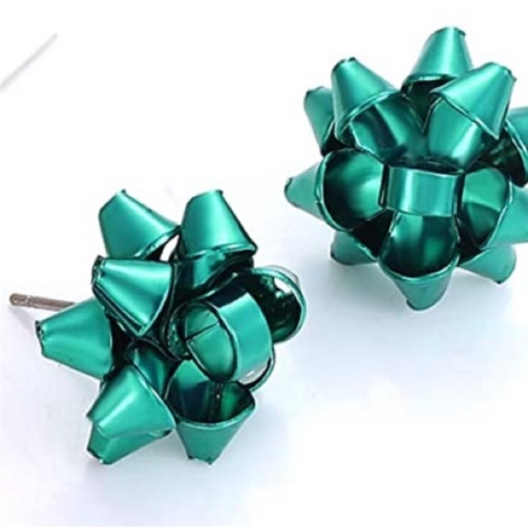 Green Christmas Bow Stud Earrings - Picture 11 of 15